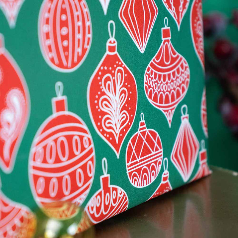 Geschenkpapier Christmas Ornaments - Grün/Rot - 50cm x 100m