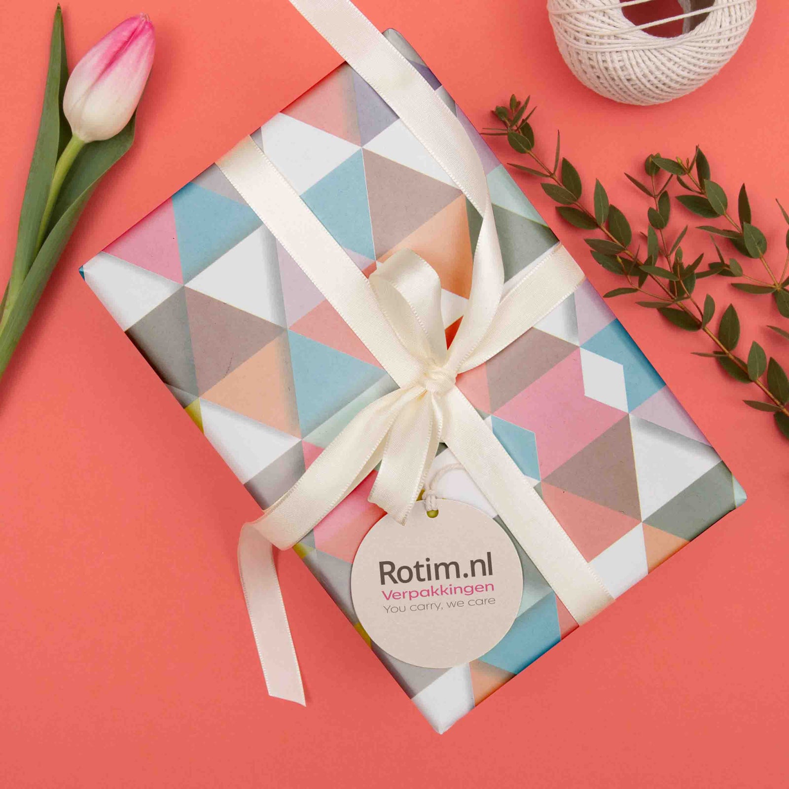 Geschenkpapier Multicolour Triangles 30cm x 200mtr
