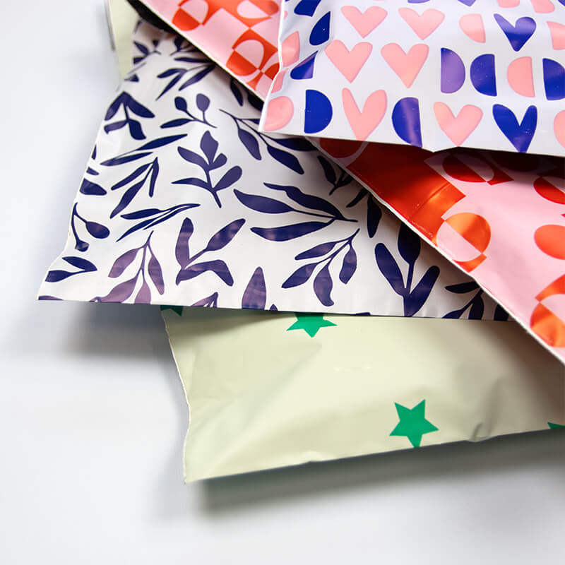 100x Versandtaschen Happy Hearts Large Rückgabeverschluss